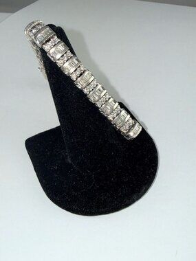 14K WHITE GOLD DIAMOND BRACELET 6.75"